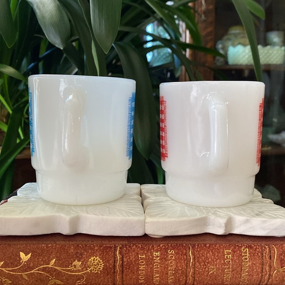 Pair of Fire King Gingham Plaid Anchor Hocking Blue + Red Milk Glass Mugs VTG - Picture 7 of 12